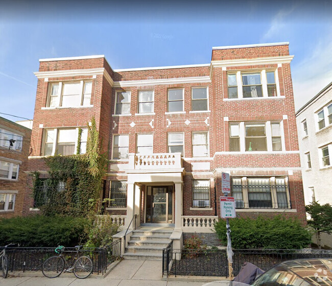 Building Photo - 240 Kelton St Unit 3 Rental