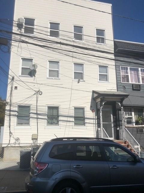 Building Photo - 38 Bleecker St Unit 2L