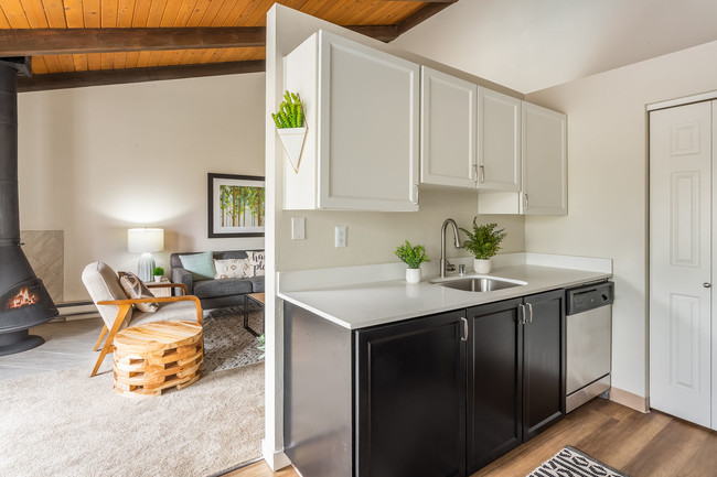 Photo - The Timbers Apartments