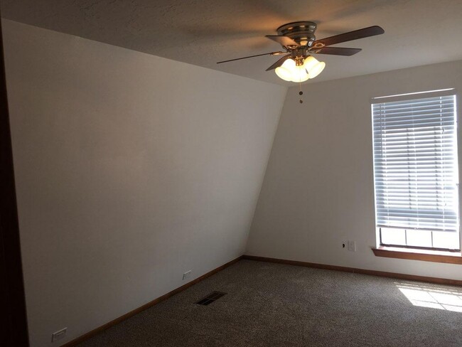 Two identical bedrooms - 12505 Trail Driver St