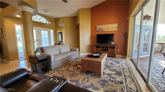 Building Photo - 2720 SW 51st St Rental