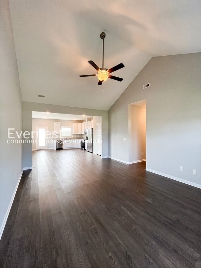 Photo - Limited Time Special Offer / 4 Bed, 2 Bath Home with and Garage / Pet-Friendly / Vouchers Accepte...