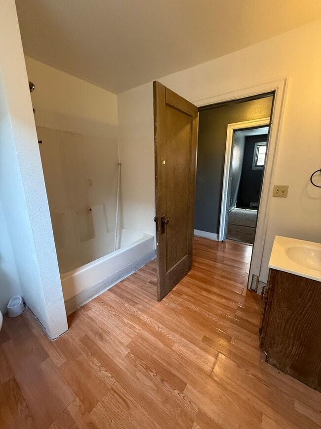 Photo - 415-417 N Washington Unit 417