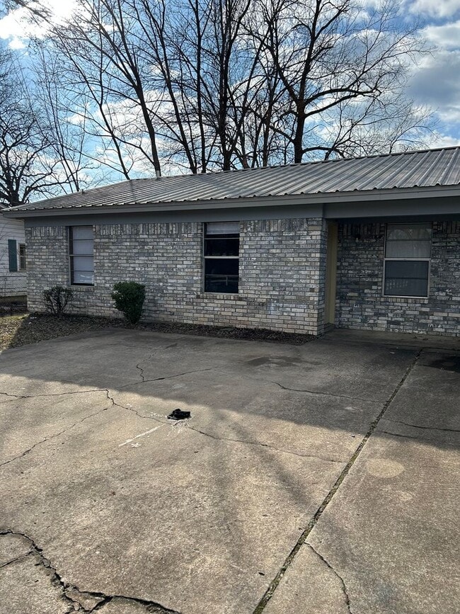 Building Photo - 1100-1104 S Hartford Ave Unit 1104