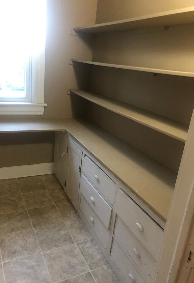 Photo - 2627-29 N. Bartlett Ave. Unit Lower