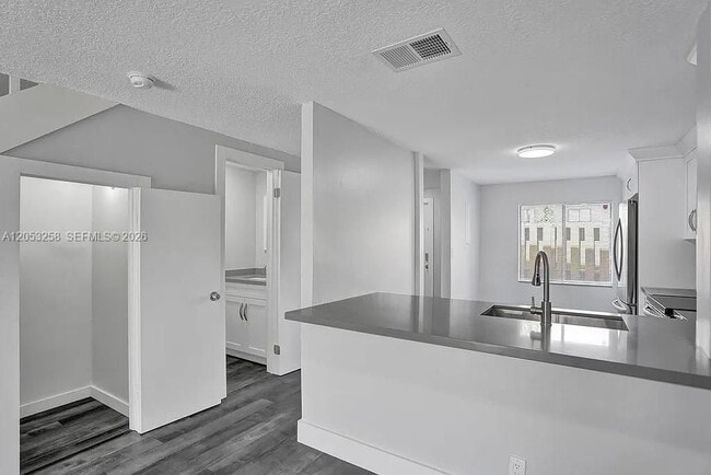 Photo - 5084 S University Dr