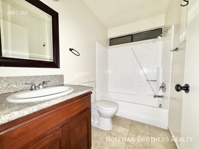 Photo - 15040 Vanowen St Unidad 306