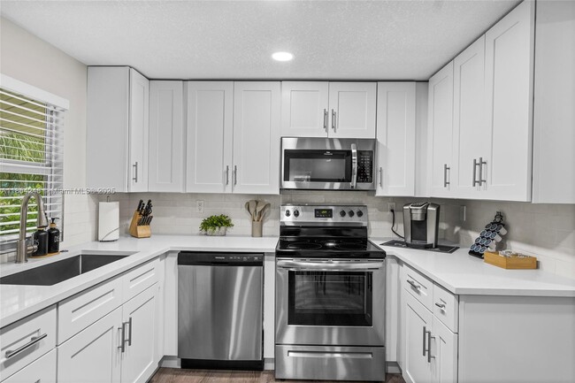 Photo - 6674 4th St