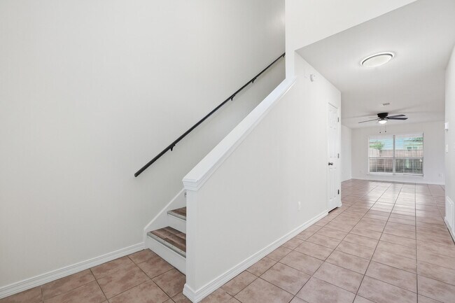 Photo - 403B Yancey St
