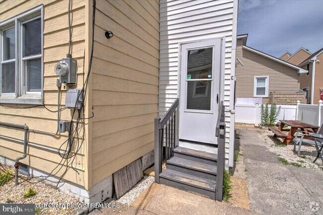 Building Photo - 74 O St Rental