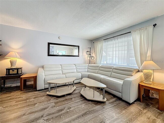 Photo - 250 Rosery Rd NW