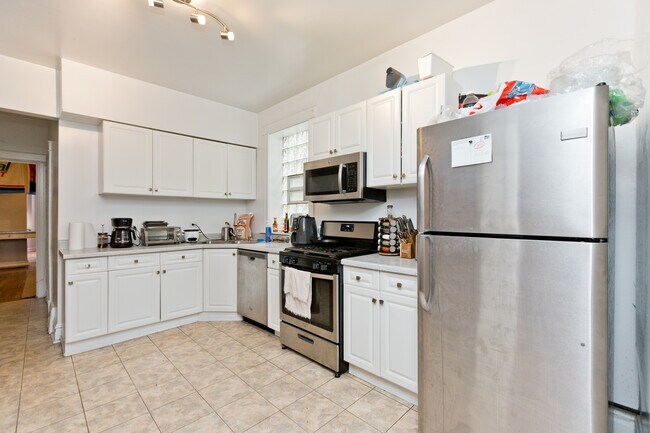 Photo - 3712 N Racine Ave Unidad 1