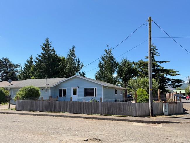 Photo - 602 Ash Ave
