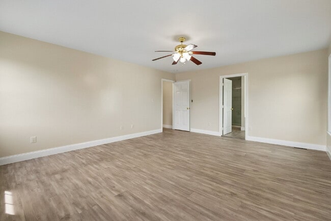 Photo - Beautifully updated and spacious 5-bedroom, 3.5-bath home for rent in the heart of Woodbridge