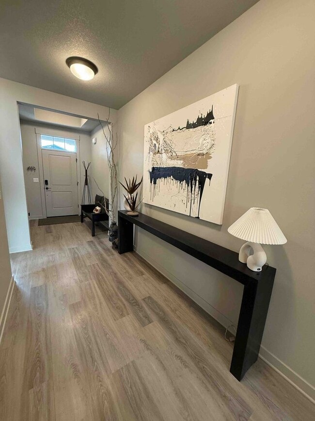 Photo - Immaculate 3-Bedroom Home with Open Layout in Crescent Creek