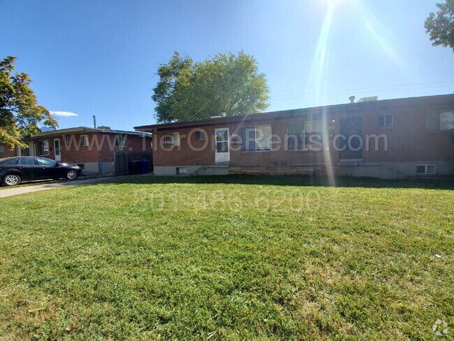 Building Photo - NO DEPOSIT option available for qualified ... Rental