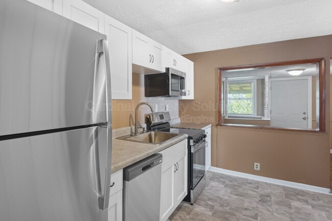 Photo - 1845 Kahn Ave