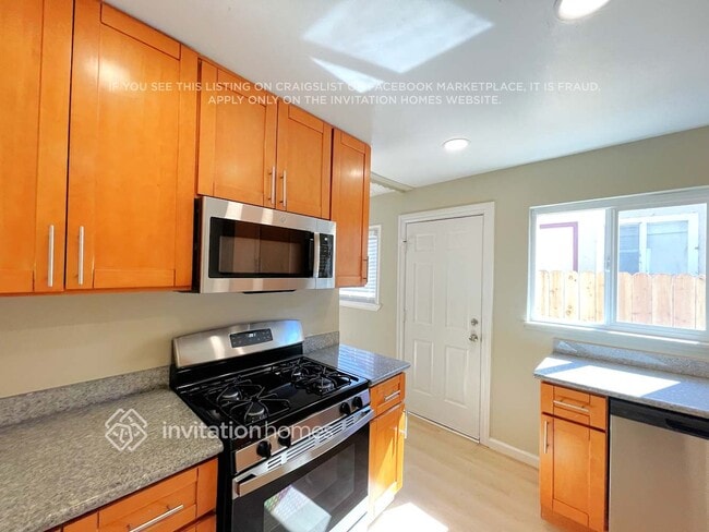Photo - 873 Ashwood Ave