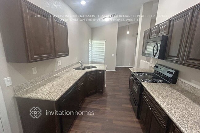 Photo - 8931 W Fullam St