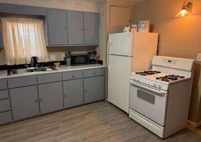 Photo - 811 W 30th St