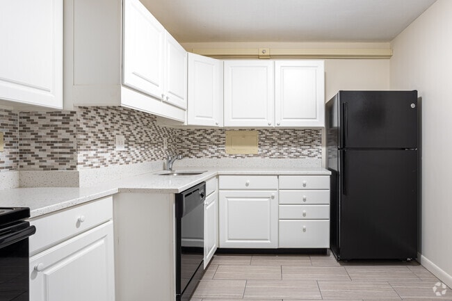 3BR, 2BA