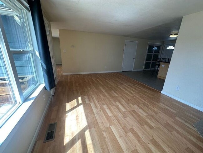 Photo - 10725 Santa Fe Rd