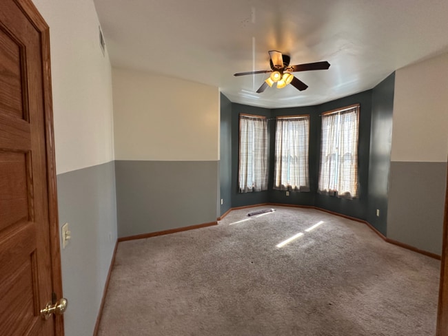 Photo - 802 N Van Buren St Unidad 3rd Floor