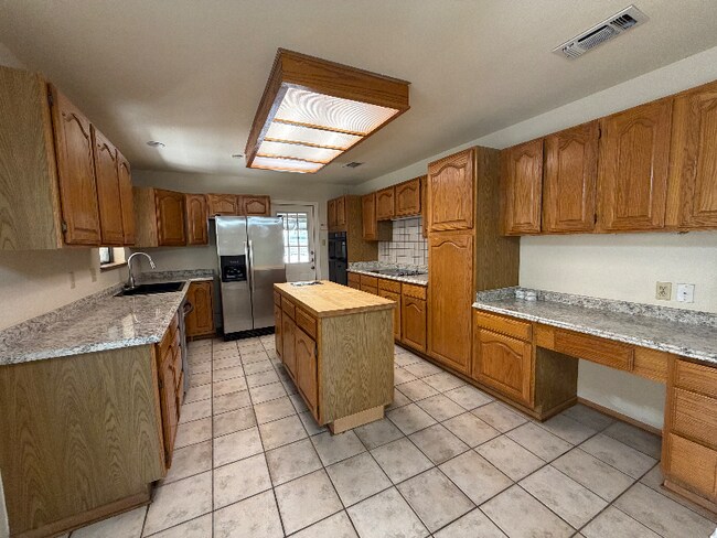Photo - 1236 E Live Oak Rd