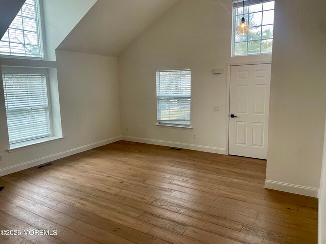 Photo - 44 Racquet Rd