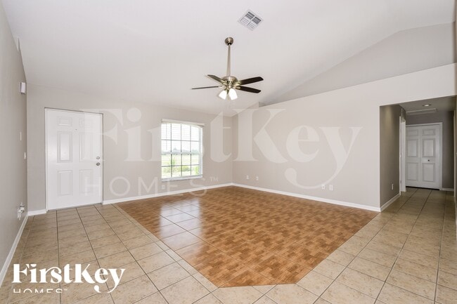 Photo - 817 NE 9th St