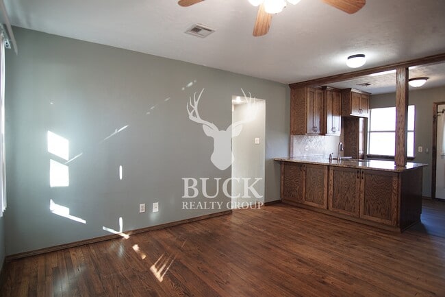 Photo - 9312 Mahler Pl