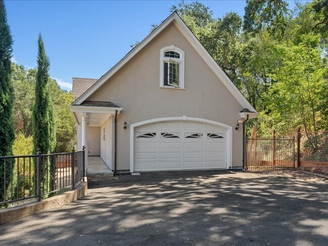 Building Photo - 910 Villa Chanticleer Rd Rental
