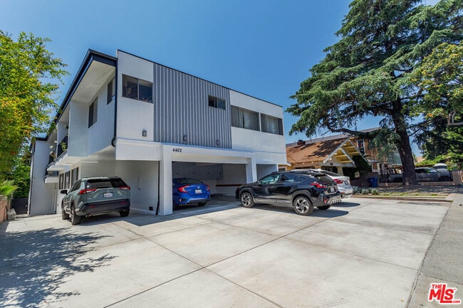 Building Photo - 4422 Melbourne Ave Unit 5