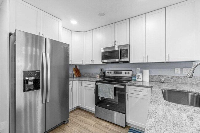 Photo - 311 SW 7th Ave