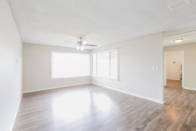 Photo - 4014 E Apollo Rd