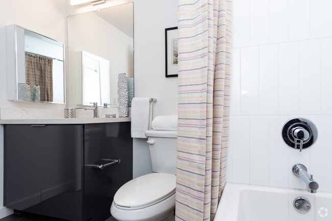 2BR, 2BA - 1087 SF