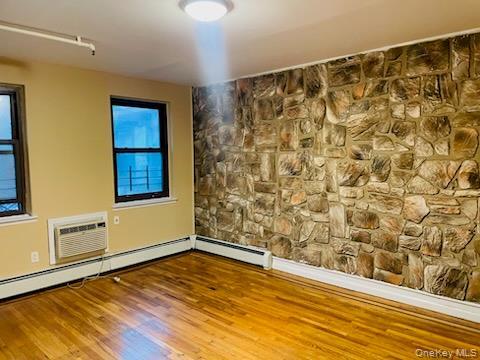 Photo - 189-37 37th Ave