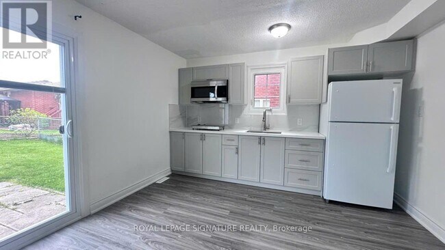 Photo - 3137 Sunnyhill Dr
