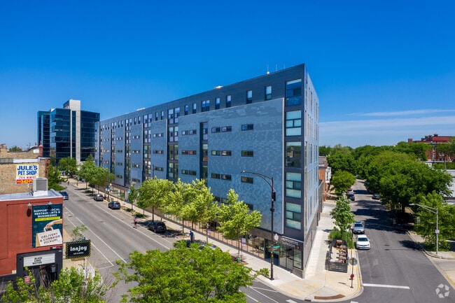 Photo - L Logan Square Apartments