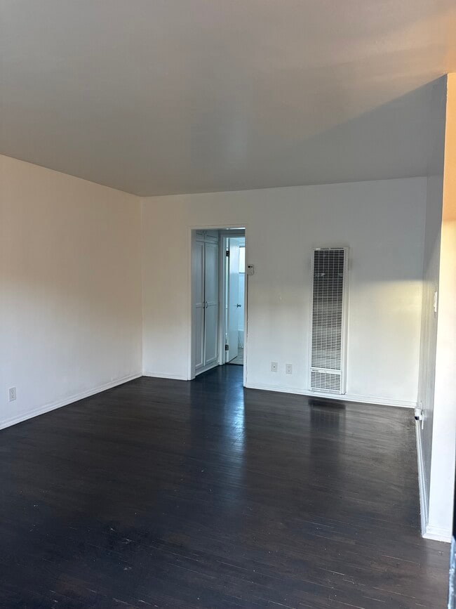 Living Room with Substantial Afternoon Natural Light - 6128 De Longpre Ave Unit Apartment 6