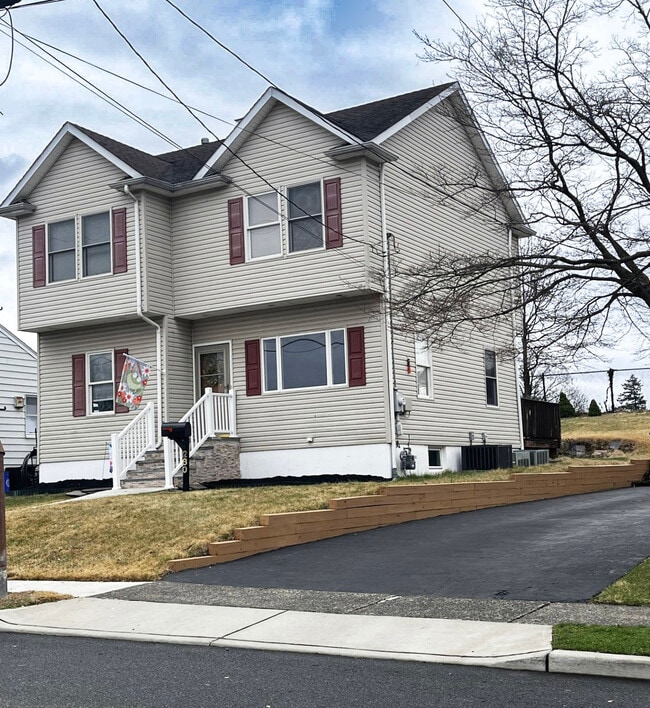 Photo - 280 S Boulevard