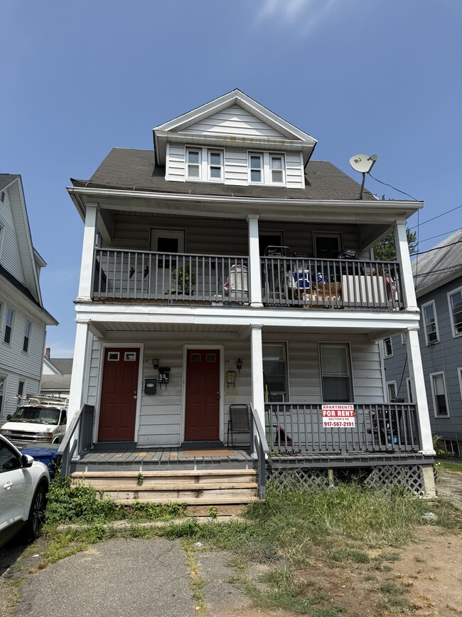 Building Photo - 194 Parrott Ave Rental