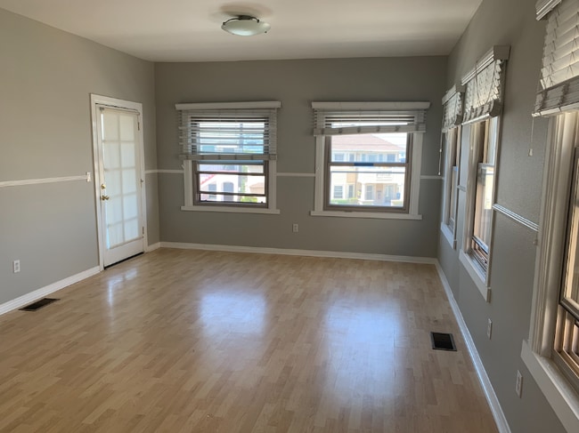 2245 Curlew St Unidad 1