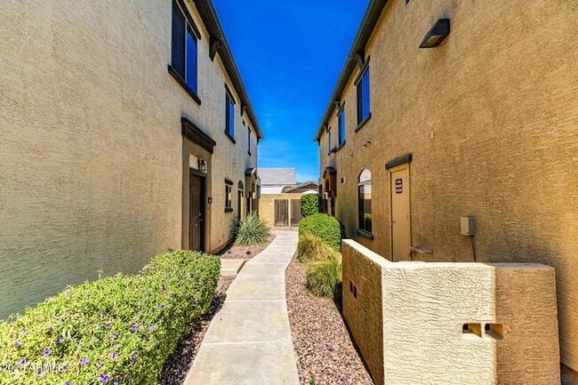 Photo - 2727 N Price Rd