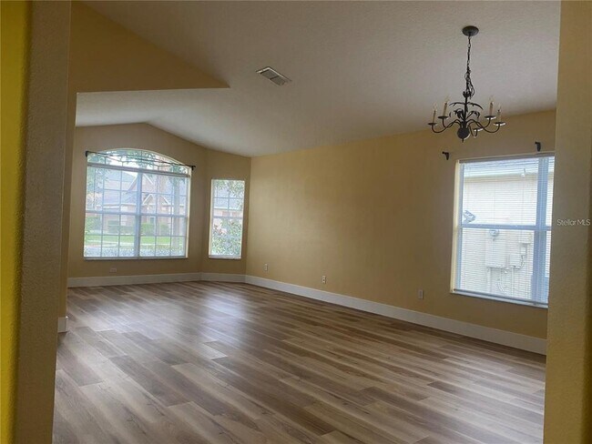 10007 Doriath Cir