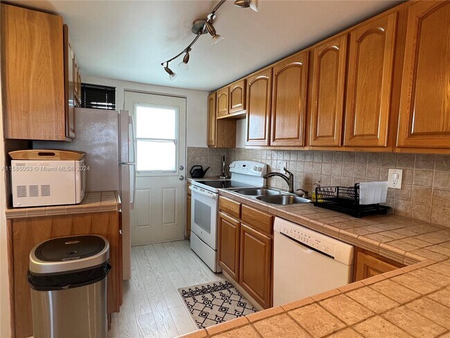 1575 Euclid Ave Unit 505