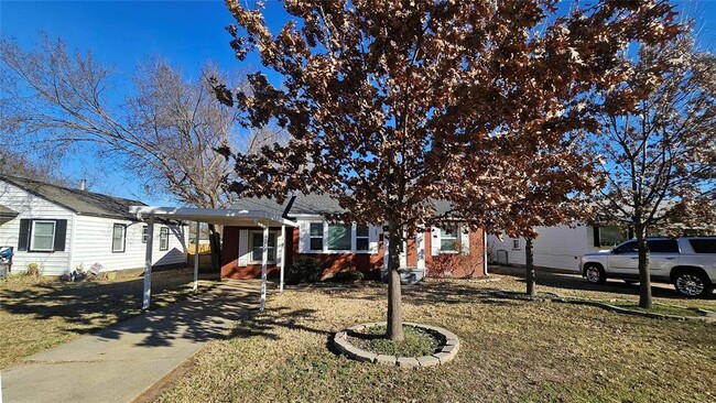 Photo - 721 Proctor Pl