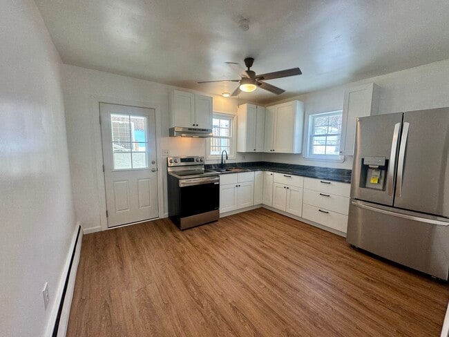 Photo - 230 Church St