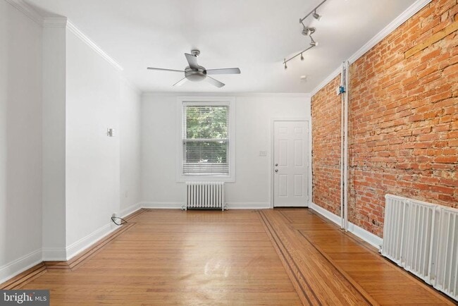 Photo - 3881 Manor St