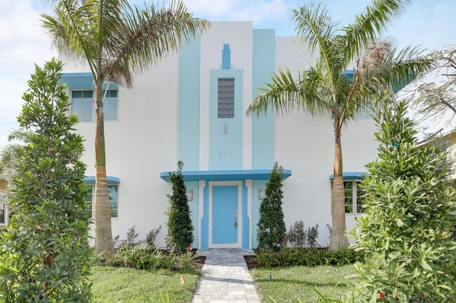 Building Photo - 211 S Ocean Blvd Rental